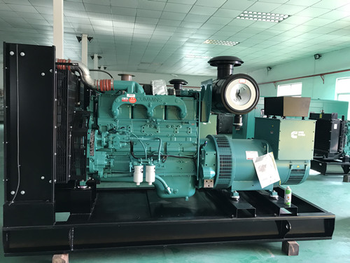 360KW 康明斯發機電組 (2).jpg