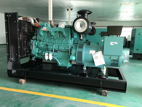 360KW 康明斯發機電組 (3).jpg