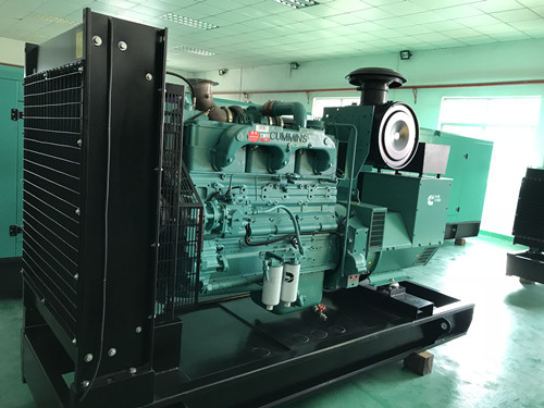 200KW 康明斯發機電組 (2).jpg