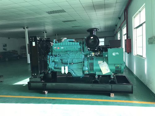 200kw春風康明斯發機電組 (1).jpg